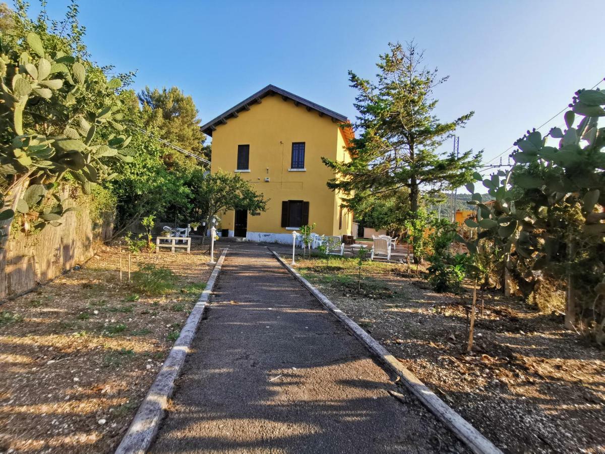 Le Case Del Parco Peschici Bagian luar foto